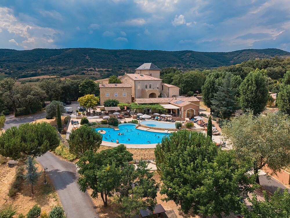 Campingplatz Castel Domaine de Sévenier & Spa LAGORCE Auvergne-Rhone-Alpen 3