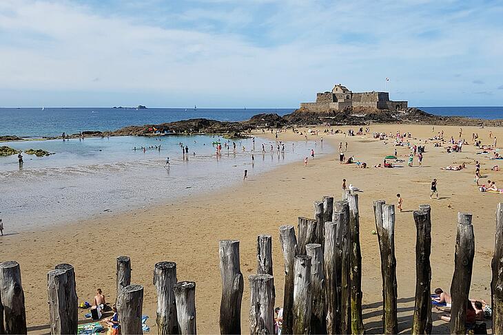 plage saint Malo vue de la plage de Saint-Malo