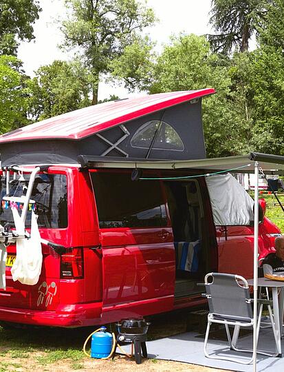 Reisen mit Van oder Wohnmobil: gute Gründe für einen Zwischenstopp auf dem Campingplatz