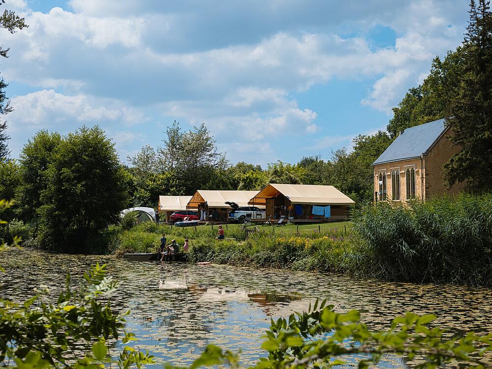Campingplatz Castel Camping Château de Chanteloup SILLE-LE-PHILIPPE Pays de la Loire 0
