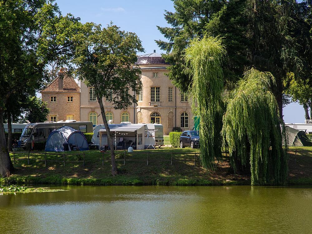 Campingplatz Castel Camping Château de L'Epervière Gigny-sur-Saône Burgund und Freigrafschaft 1