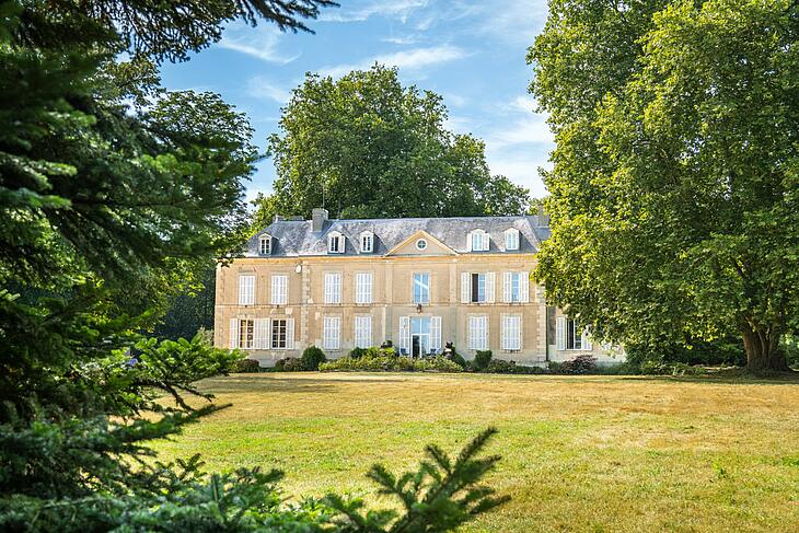 vue d'une des façades du camping de Chanteloup, dans la Sarthe