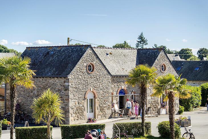 domaine de la ville huchet panorama de la façade du domaine de la ville huchet, camping à Saint-Malo